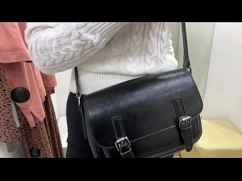 ❤️ Masturbación pública da nova cadela FeralBerry cun consolador no probatorio ️  Sexo en nós